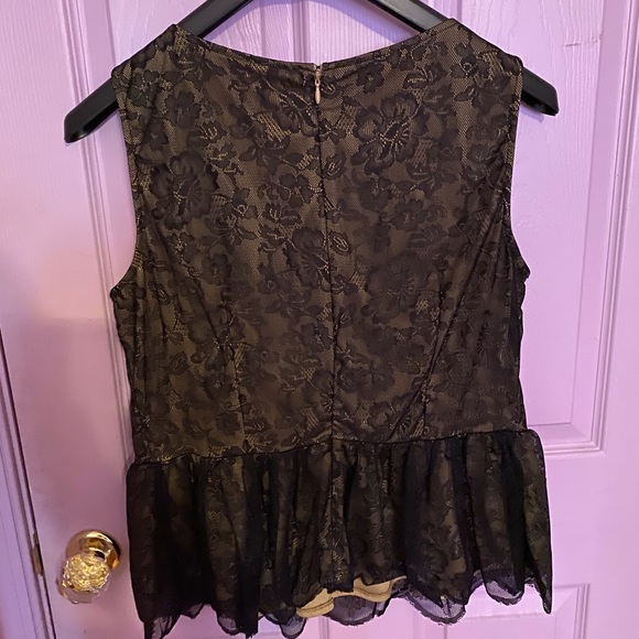 Tan and black lace tank top! - Picture 4 of 4